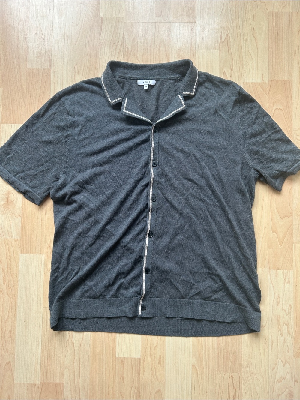 REISS Short-Sleeve Button Cardigan in Charcoal with Cream Piping XL